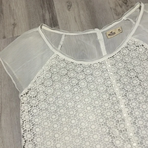 Hollister White Crochet Lace Sheer  Crop Short Sleeve Blouse Medium - Picture 3 of 4